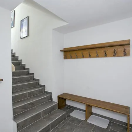 Schoeneben Edelhirsch * Wald im Pinzgau